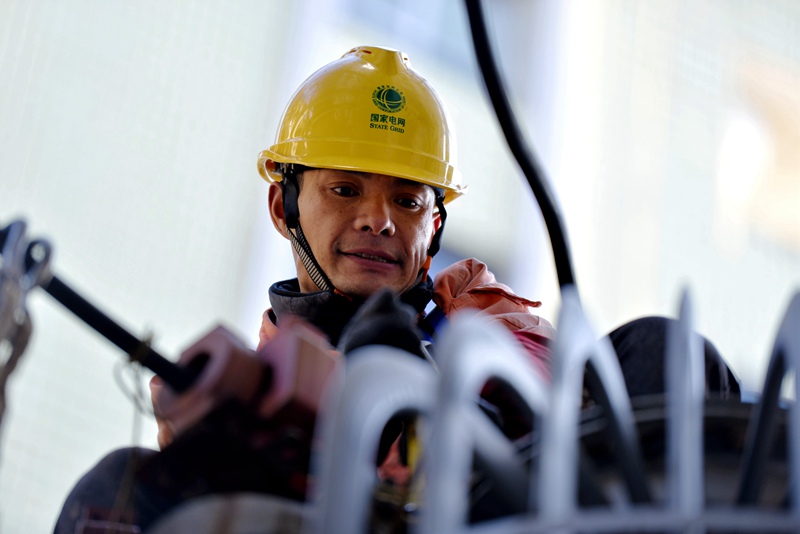 四川通江供電:老舊小區電力隱患排查 確保居民安全用電