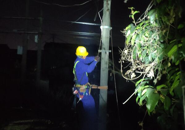 國網余姚市供電公司:夜間排查薄弱環節,保障電網安全運行