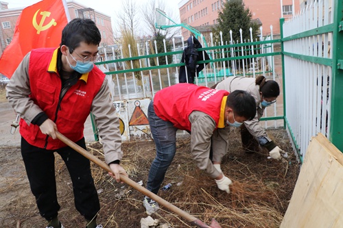 國網伊犁供電公司:開展“學雷鋒、樹新風、做榜樣”志愿活動