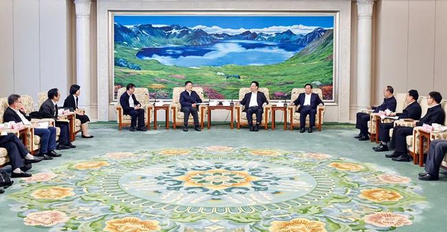 景俊海韓俊一起會(huì)見中國(guó)東方電氣集團(tuán)董事長(zhǎng)俞培根