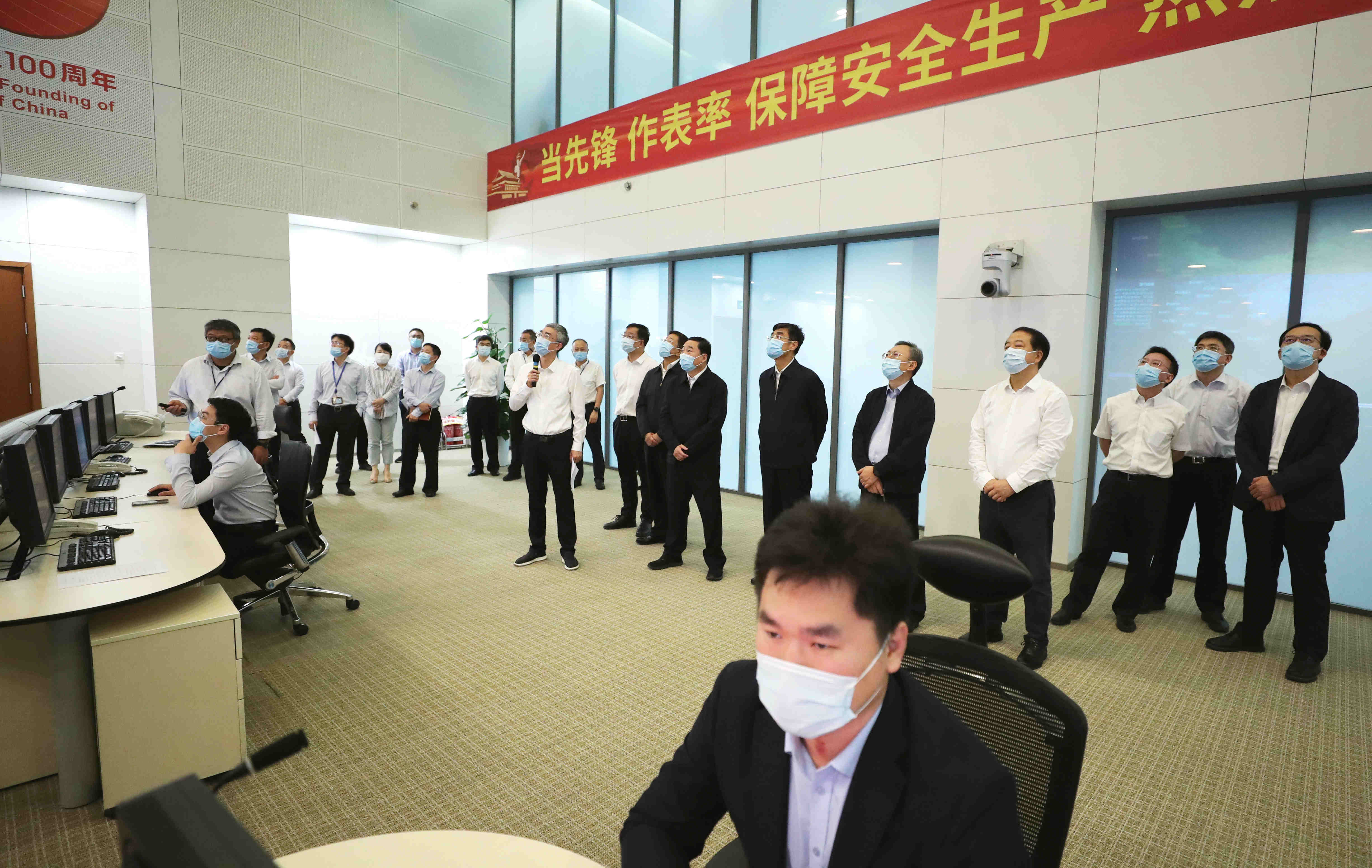 郝鵬調研中央企業電力煤炭保供工作