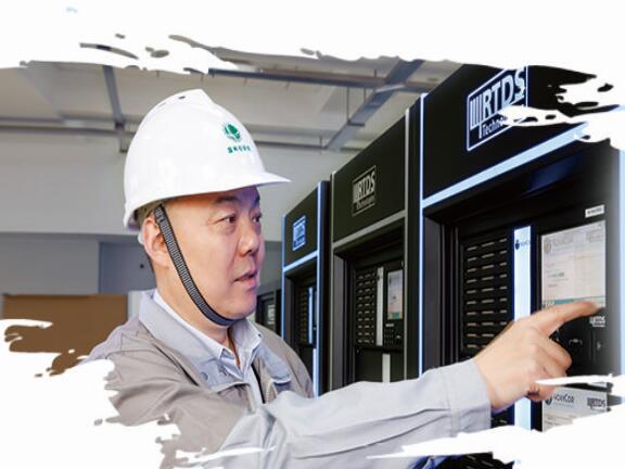 文衛兵:勇攀特高壓技術高峰