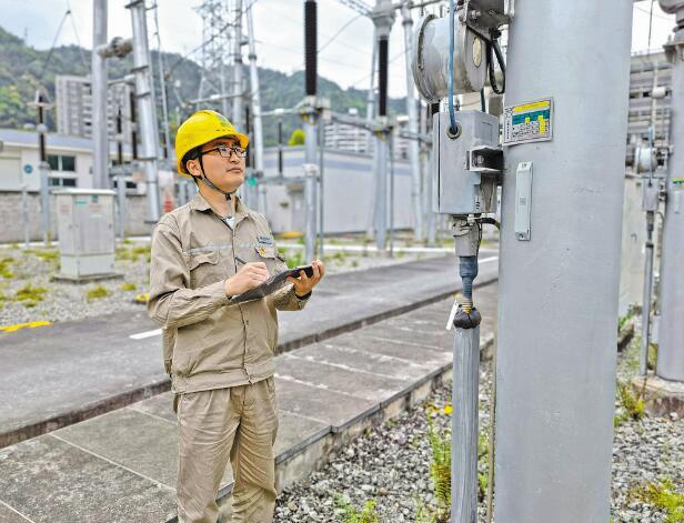 用一顆匠心守護電網——記全國五一勞動獎章獲得者羅徽