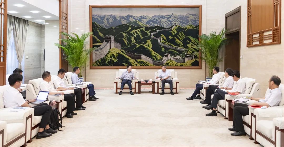 劉明勝會見三一集團董事長梁穩根