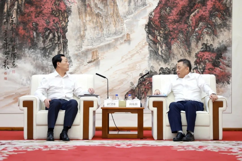 中國能建黨委書記、董事長宋海良與朝陽市市長謝衛東會談