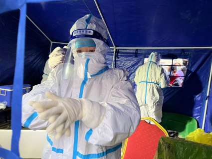 黨旗在漠南一線飄揚(yáng)，先鋒在北疆一線堅(jiān)守