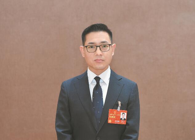 推動(dòng)清潔能源發(fā)展 促進(jìn)綠色低碳轉(zhuǎn)型——訪全國人大代表、河北寶信物流有限公司總經(jīng)理