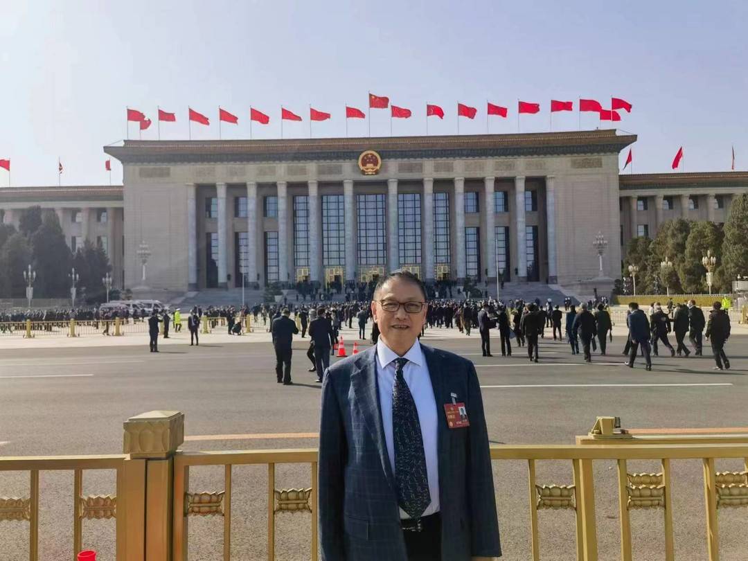 【兩會好聲音】全國政協委員何文輝：推廣新能源汽車換電模式，加速高質量發展