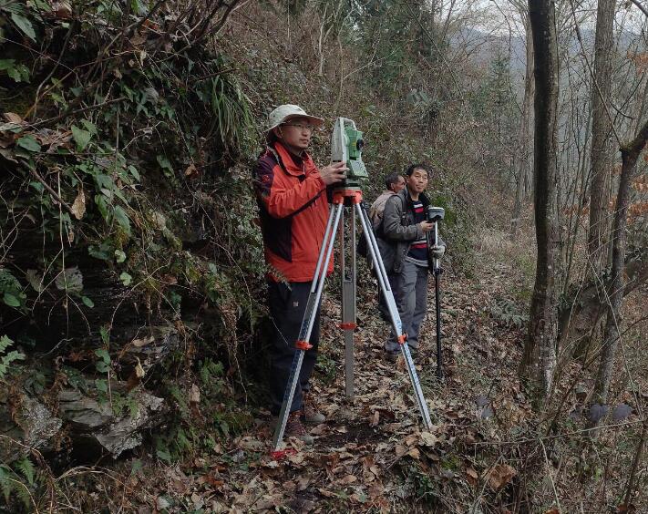 極限攀登的“背包客”——中國能建江蘇院寧夏-湖南特高壓±800千伏直流線路工程終勘紀實