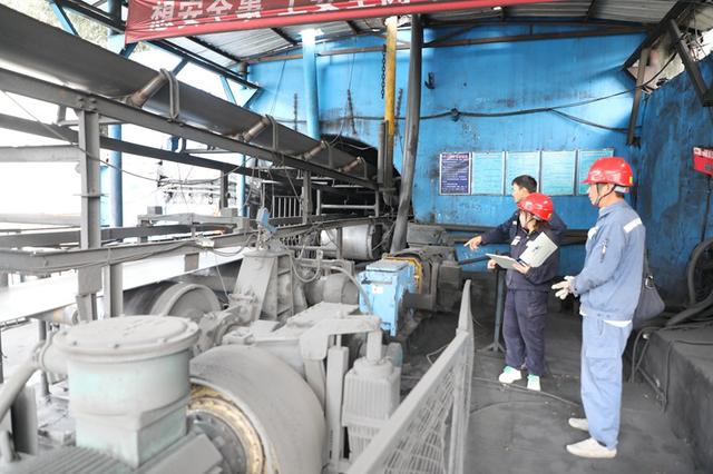 貴州興仁供電局護一方萬家燈火 做好災區“電保姆”