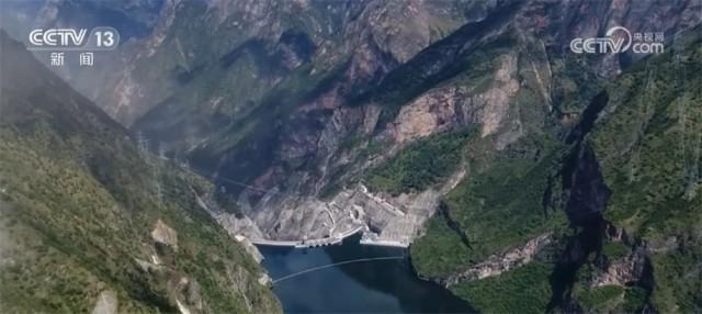青藏高原上“追光” 世界級大工程實現水光能源優勢互補