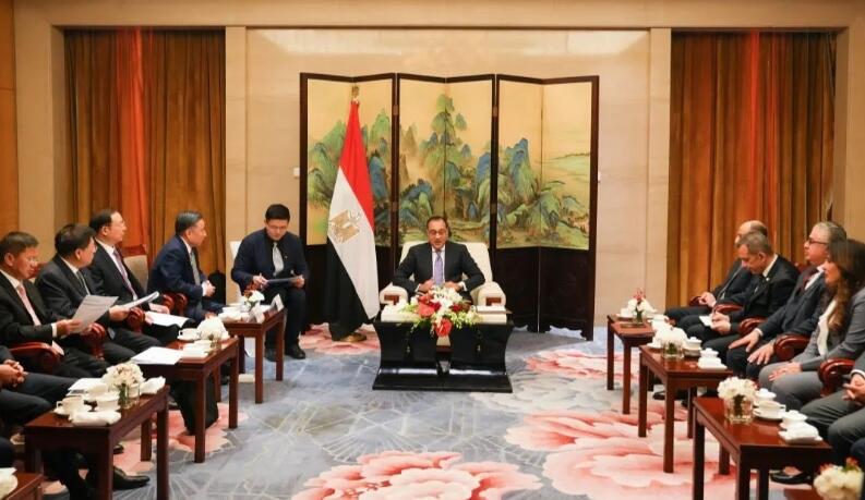 中國(guó)能建黨委書(shū)記、董事長(zhǎng)宋海良拜會(huì)埃及總理馬德布利