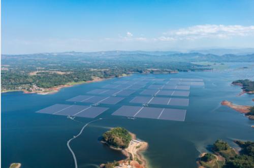 中國電建承建的印尼奇拉塔漂浮光伏項目全容量并網發電