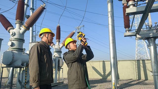 國網孟津供電公司:逆行迎戰寒潮 全力保暖保供