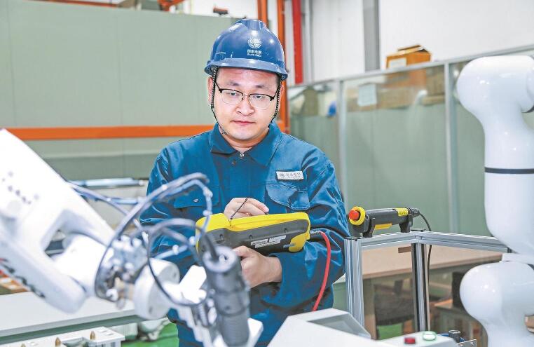 實踐出真知 鉆研無止境——記“全國技術能手”劉鎮鑰