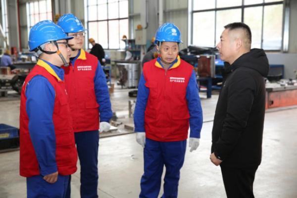 國網鄰水縣供電公司貼心上門服務 “電”亮營商環境