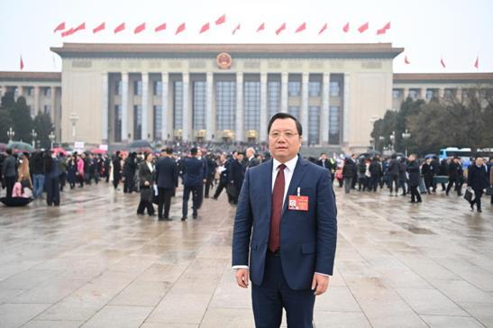 【兩會好聲音】全國人大代表劉宏志:推進(jìn)五個(gè)升級激發(fā)鄉(xiāng)村振興“數(shù)智力量”