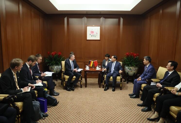 金壯龍會見德國數字化和交通部部長維辛