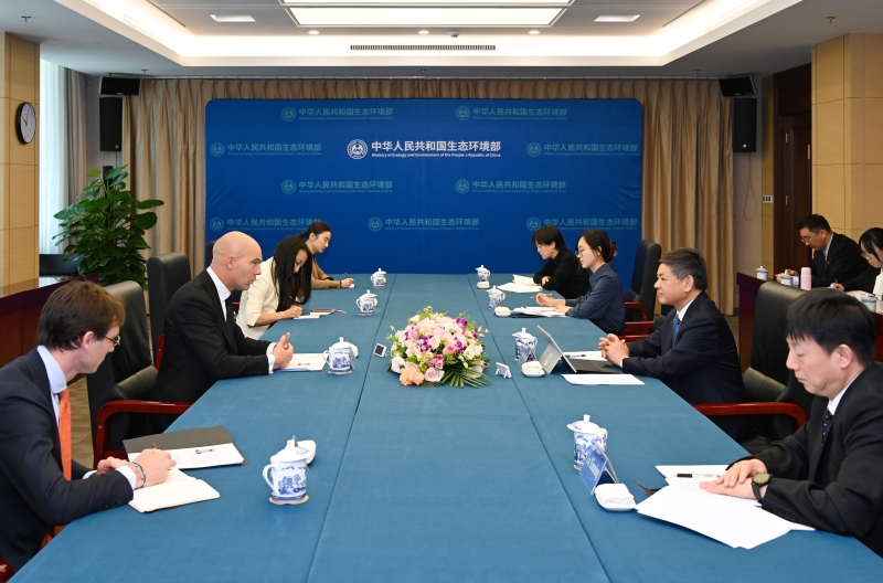 生態環境部部長黃潤秋會見全球適應中心首席執行官帕特里克