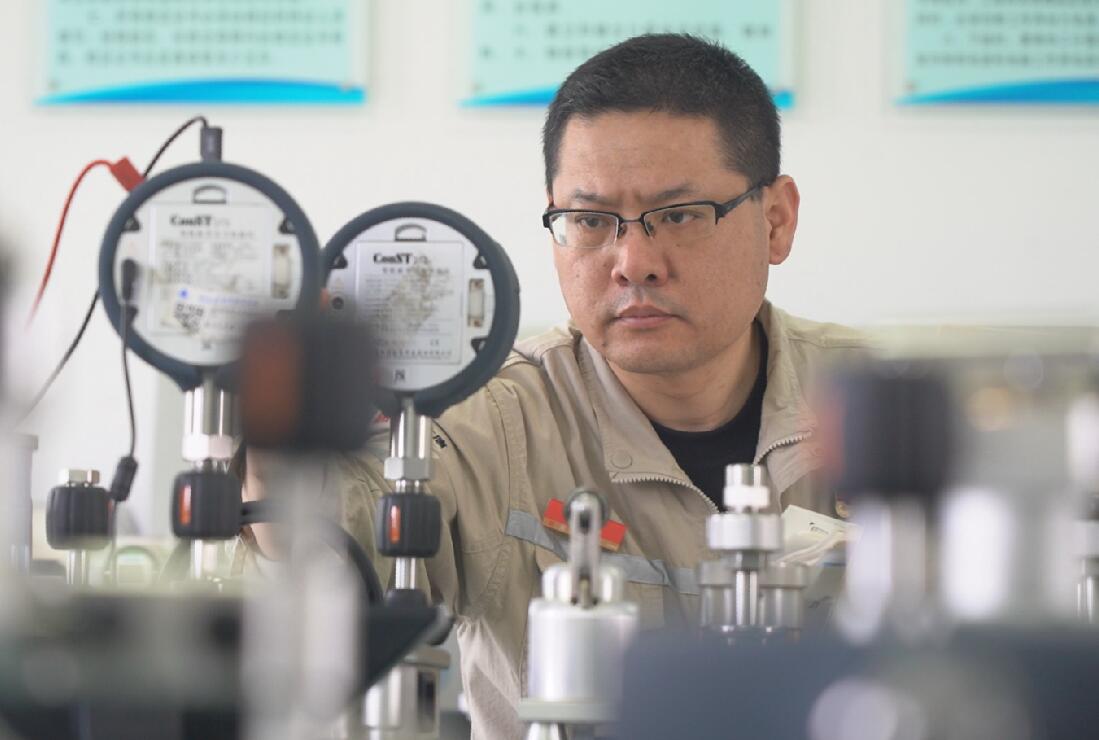 邸若冰：執著于熱愛