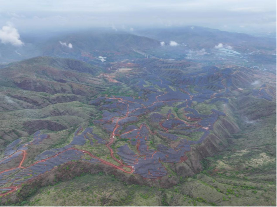 元謀平新復合型光伏基地項目實現全容量并網發電