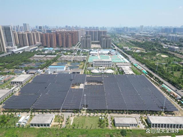 邊治污邊發電 黃家湖“光伏+污水廠”項目并網運行
