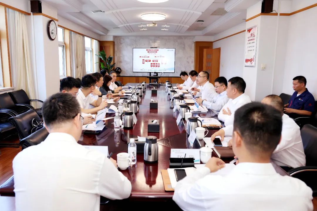 中國電氣裝備黨委書記、董事長李洪鳳到寶雞駐地企業調研