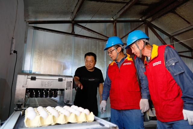 國網(wǎng)修武縣供電公司優(yōu)化電力營(yíng)商環(huán)境 助力特色產(chǎn)業(yè)發(fā)展