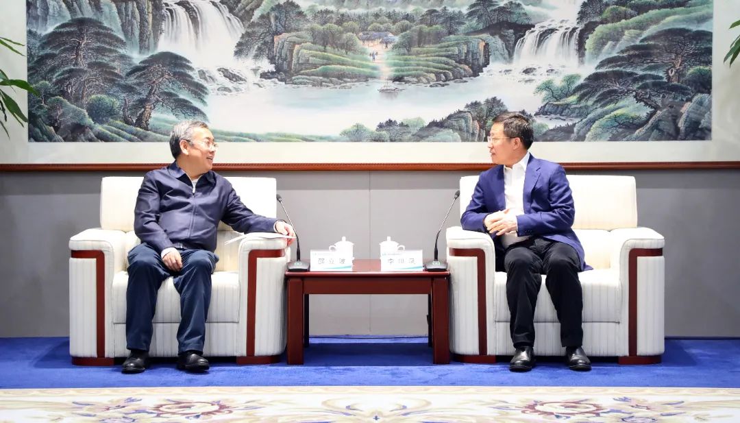 中國電氣裝備黨委書記、董事長李洪鳳會見國家開發銀行戰略客戶部總經理邵立波