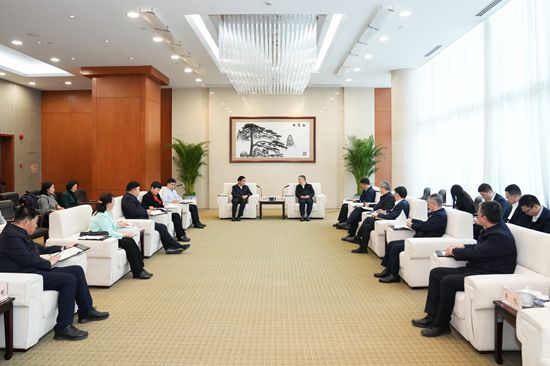 華能集團總經理張文峰會見內蒙古自治區黨委常委、包頭市委書記丁繡峰