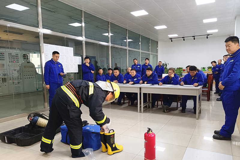 新疆天業能源管理公司志愿消防員技能競賽展風采