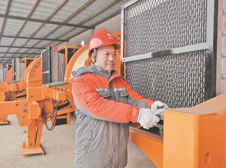 【國網(wǎng)特等勞模】陳震：創(chuàng)新攻堅步履不停 破解電網(wǎng)施工難題