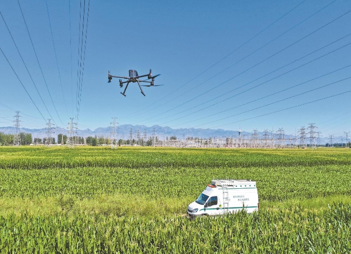 銀川供電公司“移動式指揮車+無人機”巡線
