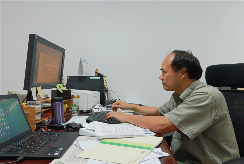 【老兵退伍  初心不改】周志勇： 執筆如槍，他為萬家燈火寫春秋