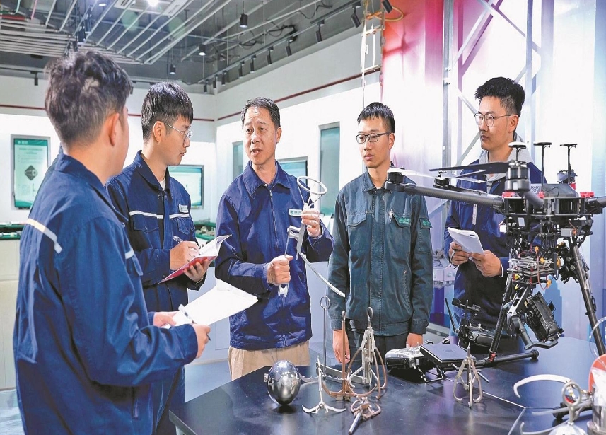 福建廈門供電公司陳國信勞模創新工作室 把現場難題轉化為創新課題