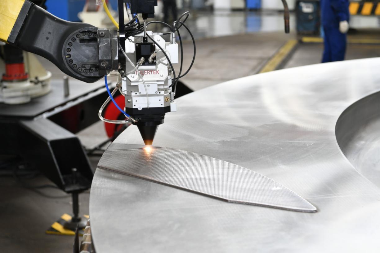 世界單機容量最大沖擊式轉輪首次實現機器人焊接